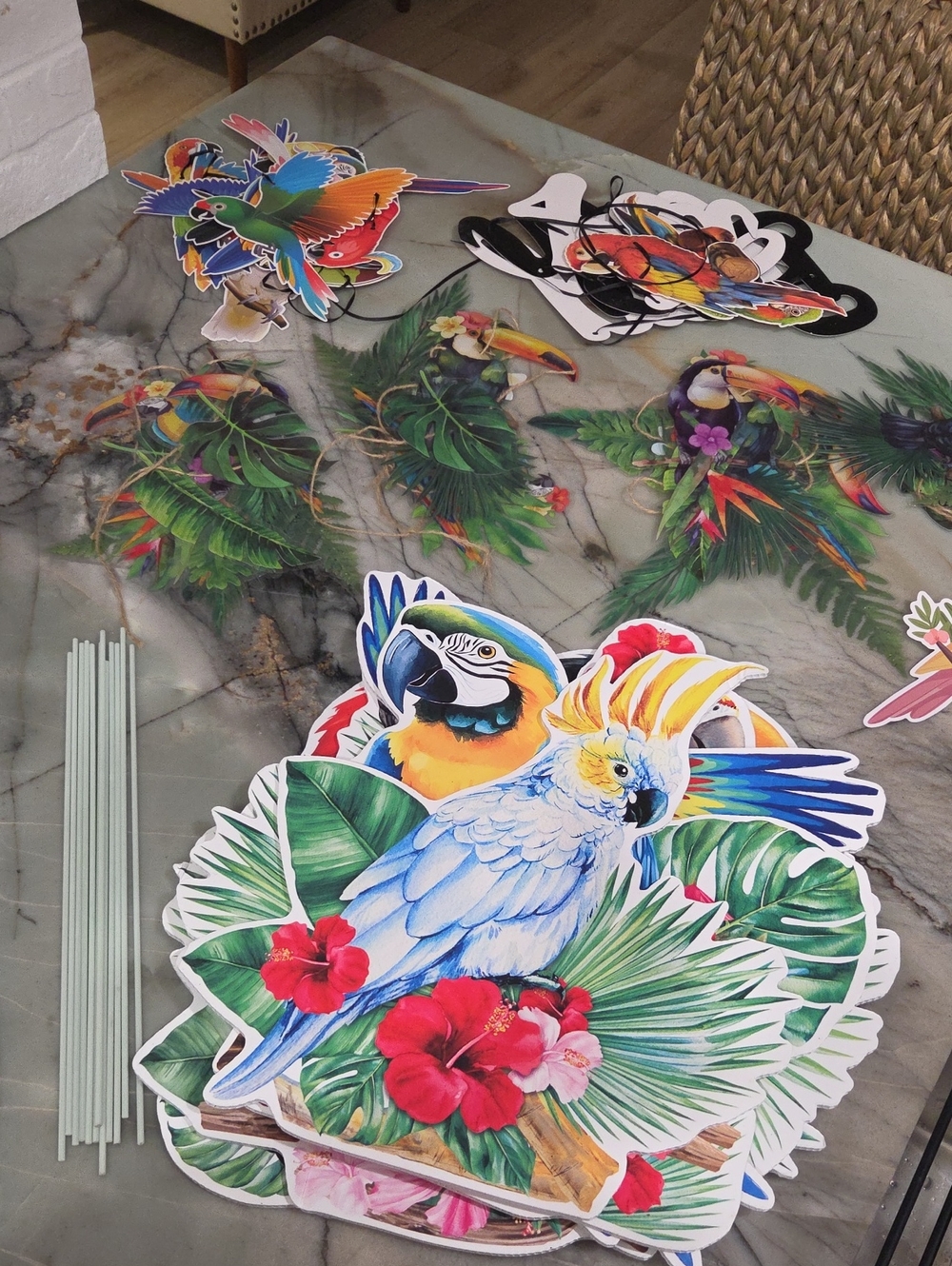 Tropical Parrot, Cockatoo & Macaw Party Decor Bundle